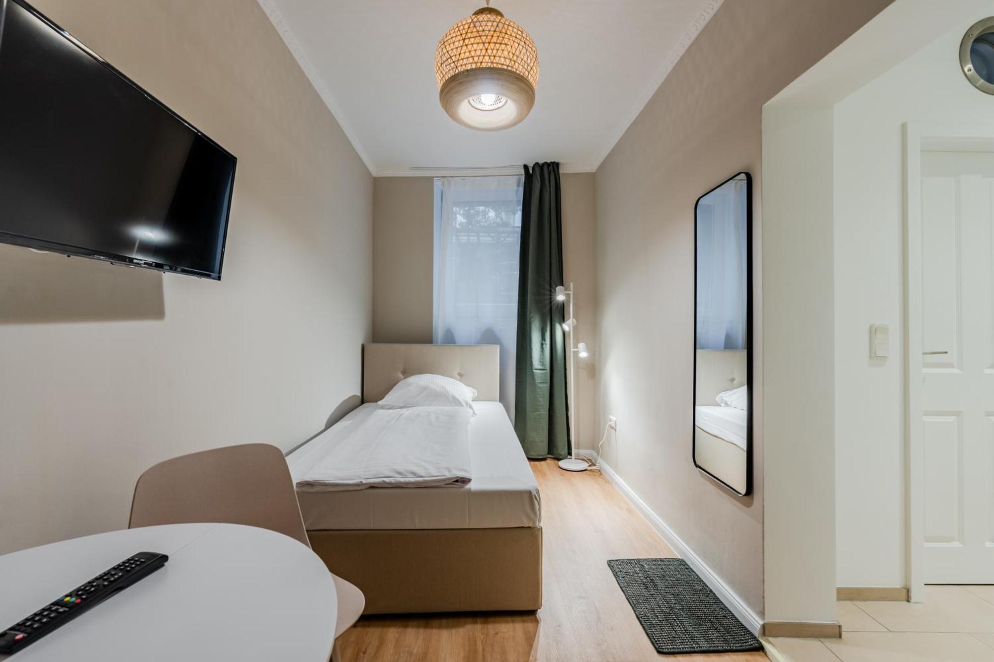 Studio Courtyard – Basement